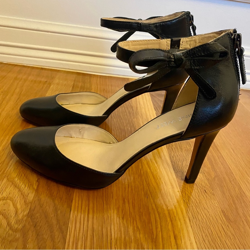 Nine West Black leather heels with ankle strap 🖤 Size 7M